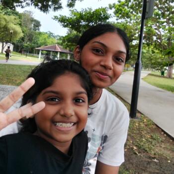 Babysitter di Singapore: Razila