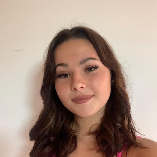 Babysitter in Bonneville: Jade