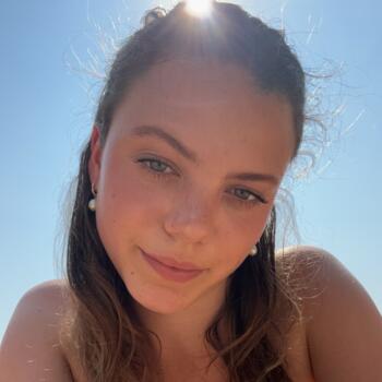 Baby-sitter in Christchurch: Bella
