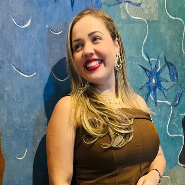 Emprego de babá em Salvador: Laís