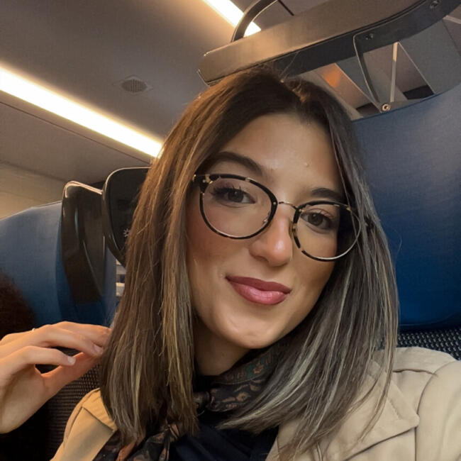 Babysitter in Amiens: Hadjer