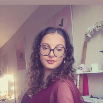 Babysitter in Caen: Emilia