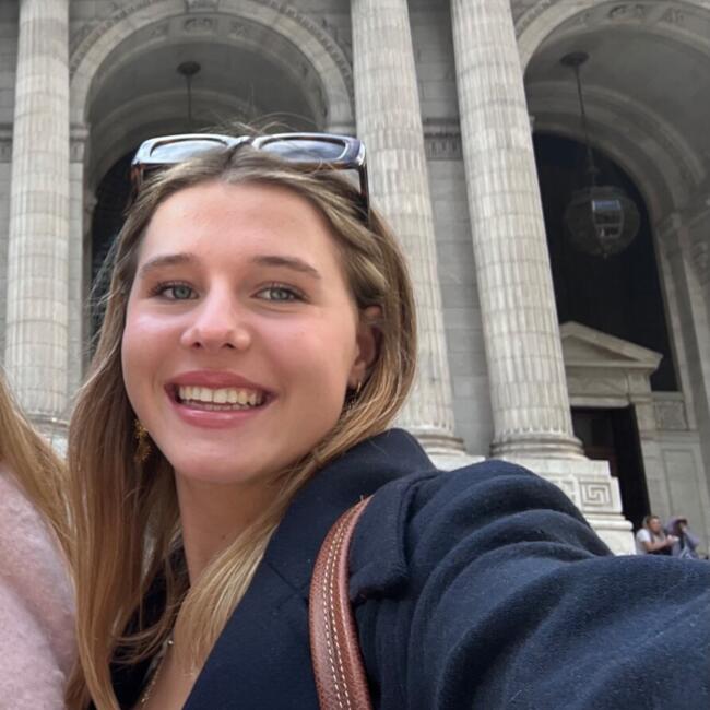 Babysitter in London: Poppy