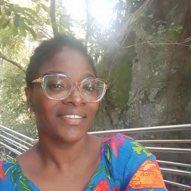 Babysitter in Vila Velha: Adriana