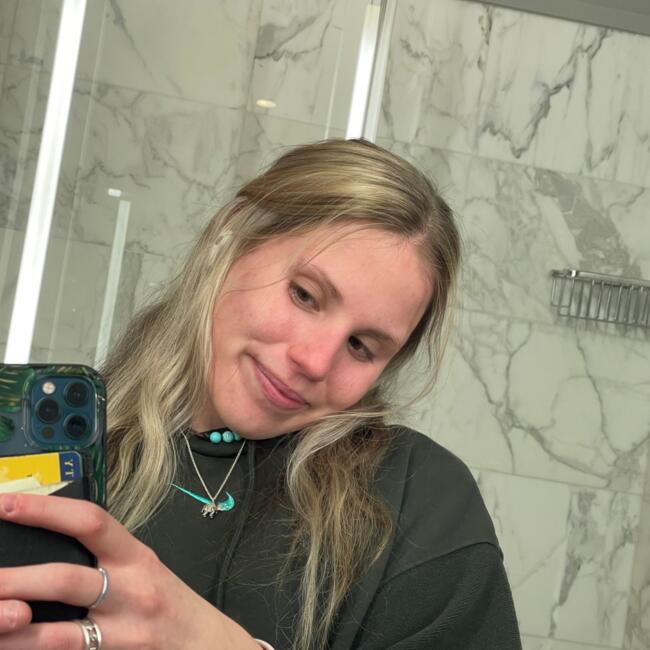 Babysitter in Philadelphia: Elena