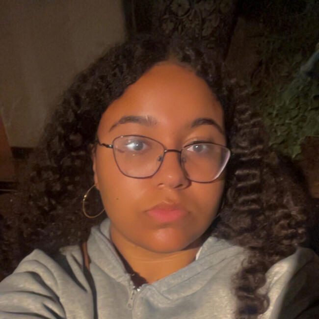 Babysitter in Menifee: Bella