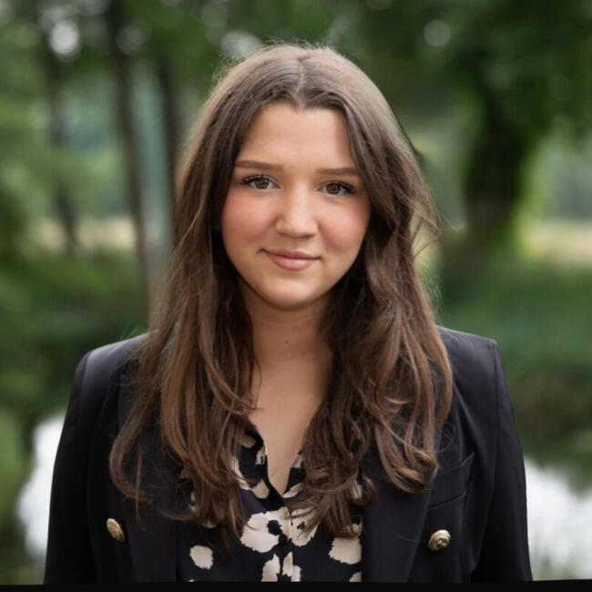 Babysitter in Reuver: Robine