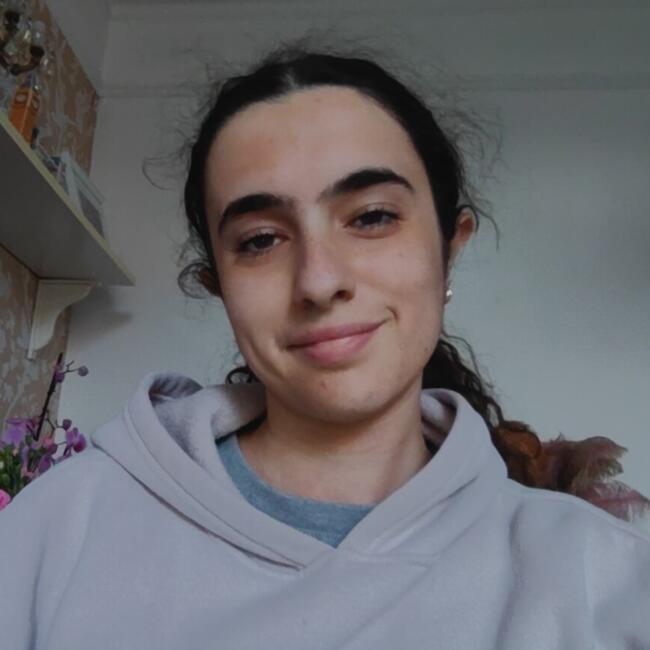 Babysitter in London: Lara