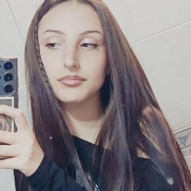 Babysitter in Marano di Napoli: Angela