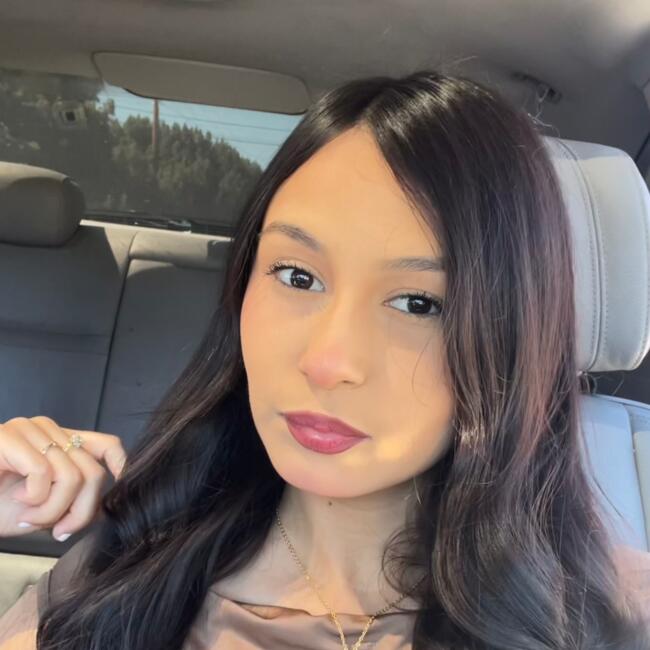 Babysitter in Hemet: Camila