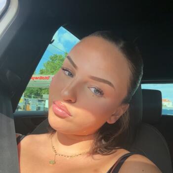 Babysitter in Saint-Étienne: Kenza