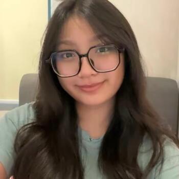 Pengasuh di Kampung Baru Subang: Snow