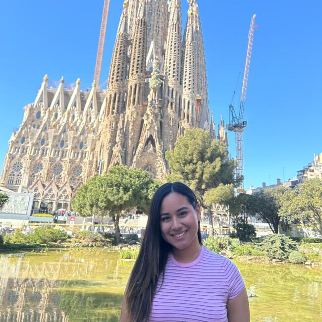Babysitter in Barcelona: Ariana