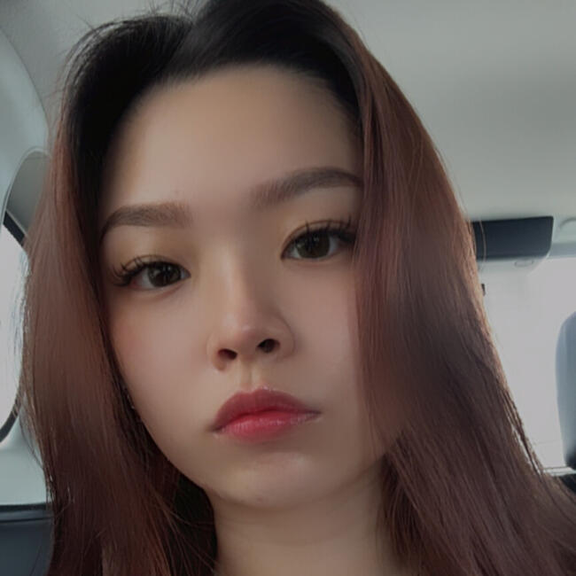 Babysitter in Singapore Island: Moon