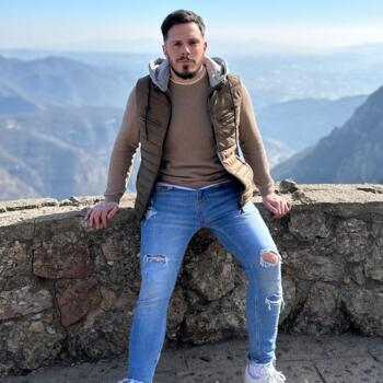 Babysitting job in Auxerre: babysitting job Valentin