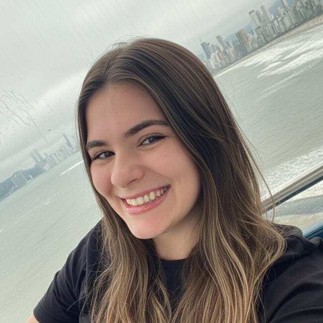 Babysitter in Joinville: Julia