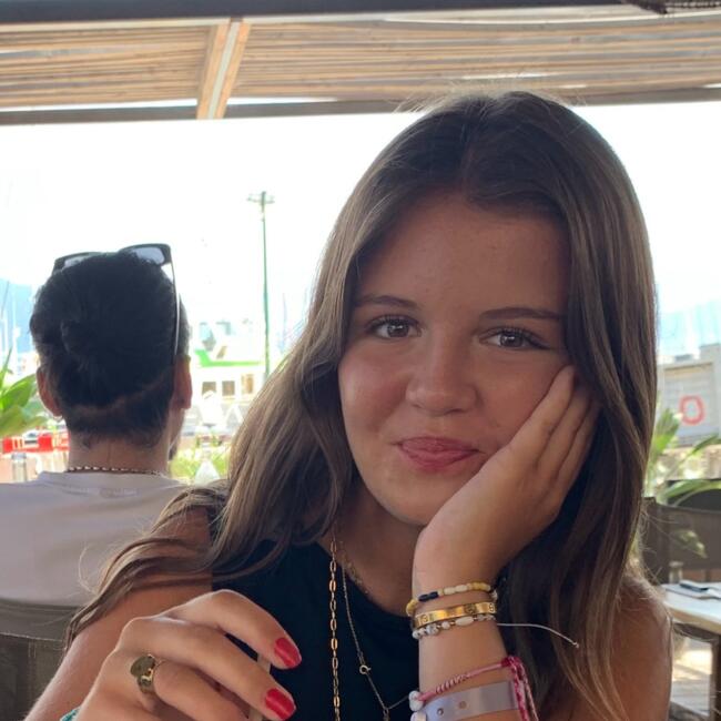 Babysitter in Rennes: Lily