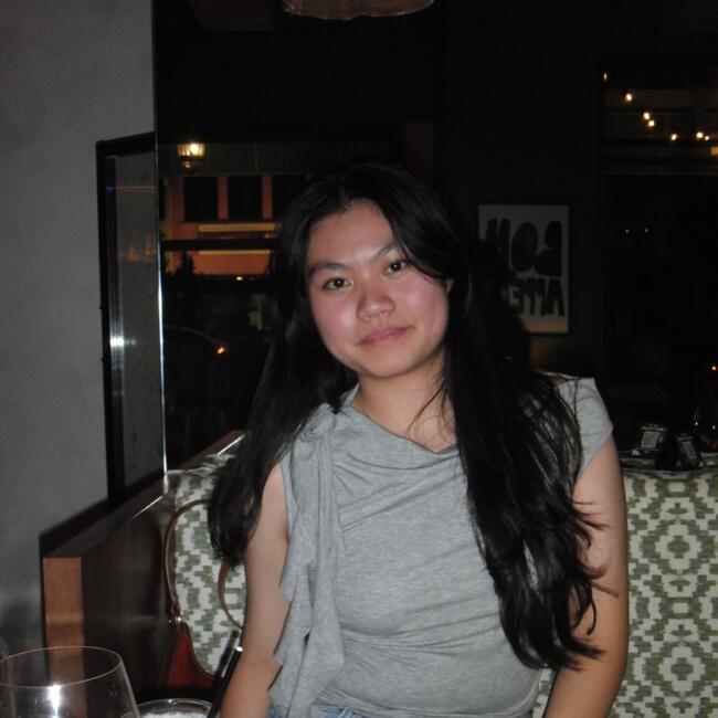 Babysitter in Singapore: Reina