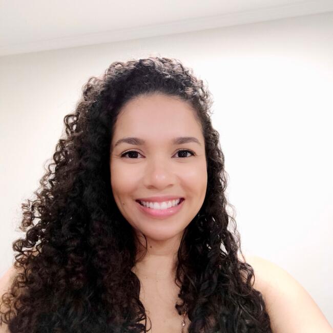 Babysitting job in São José dos Campos: Elaine
