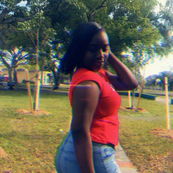Babysitter in Miami: Jania