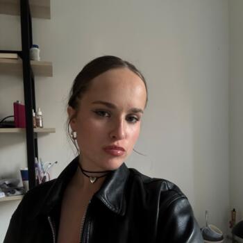 Babysitter in Police: Anna
