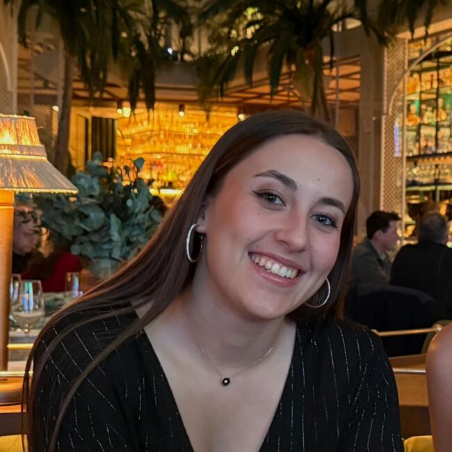 Babysitter in Brest: Chloé