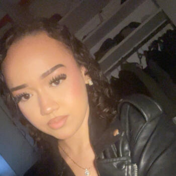 Babysitter in Chasse-sur-Rhône: Soukaina