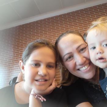Emprego de babá Sorocaba: emprego de babá MONIQUE ARIANE