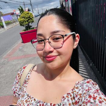 Niñera en Penco: Anais