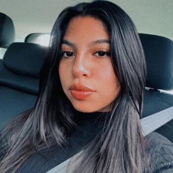 Babysitter in Heredia: Krys
