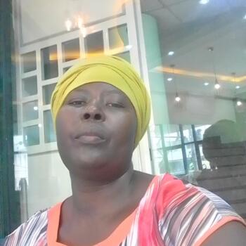 Babysitter Nairobi: Florence