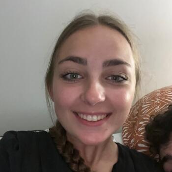 Babysitter in Angers: Ines