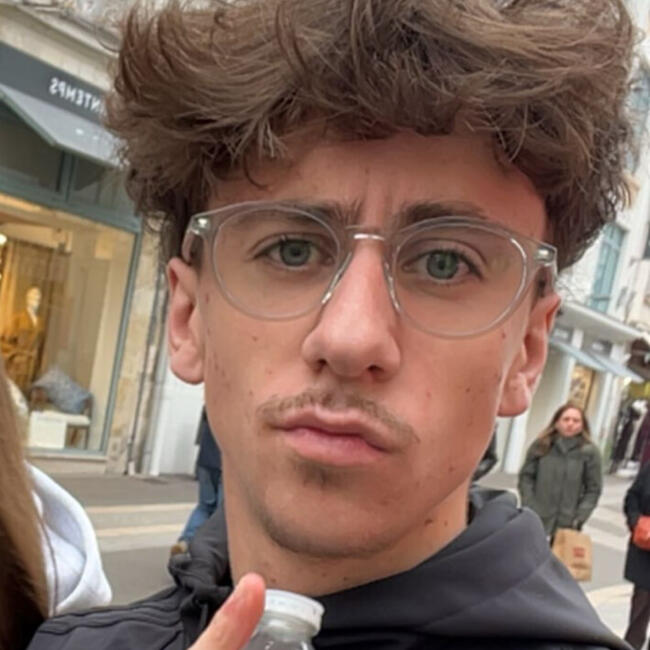 Babysitter in Amboise: Maxence