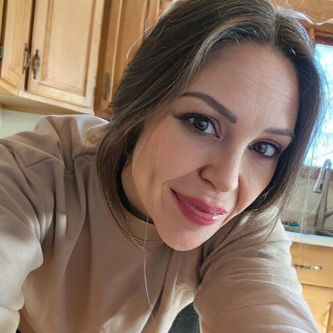 Babysitter in Calgary: Alana