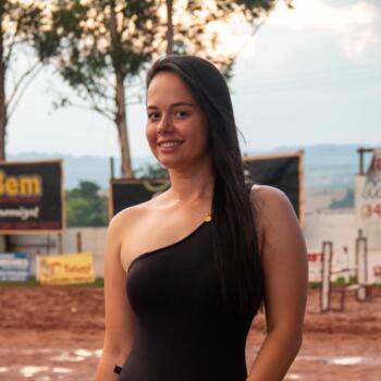 Babá em Cristais Paulista: Carolayne