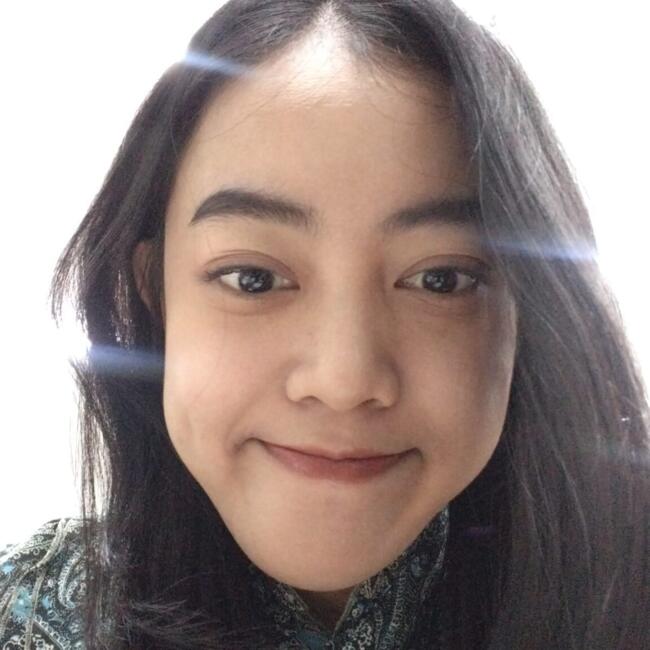 Babysitting job in Sleman: Lindsay Gibson