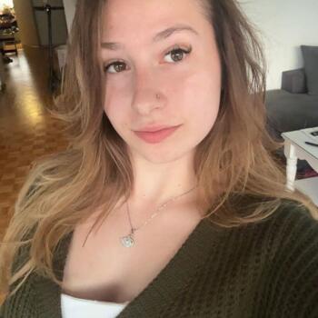 Babysitter in Emmen: Sara