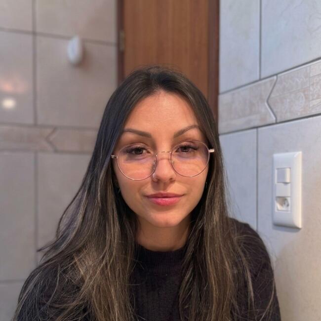Babá em Londrina: Aline
