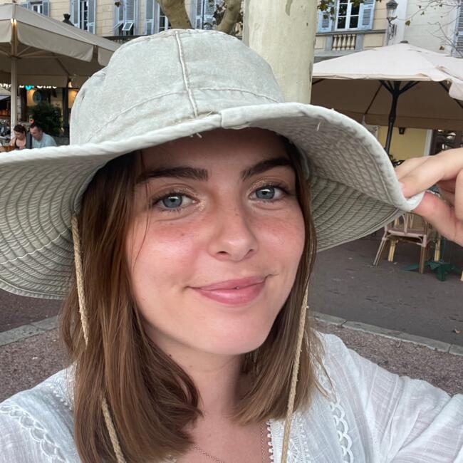 Babysitter in Bordeaux: Chloé