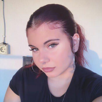 Babysitter στην περιοχή Ampelókipoi (Κεντρική Μακεδονία): Βιβιαν