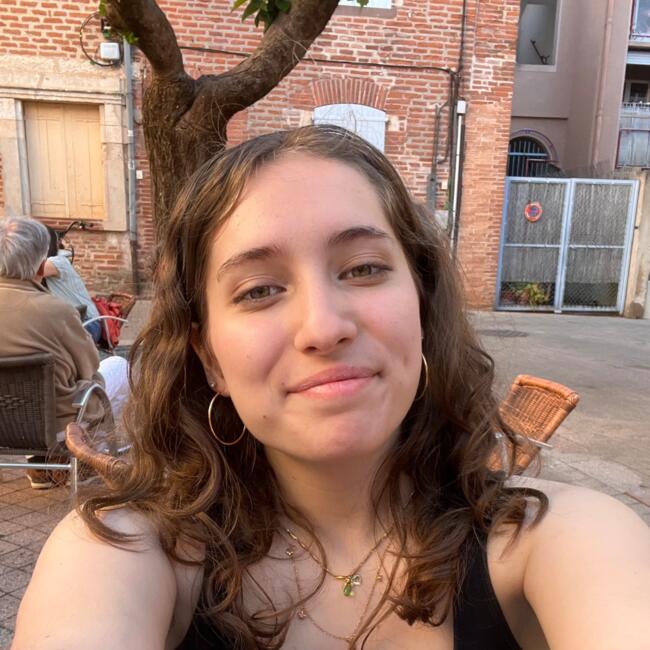 Babysitter in Albi: Laurette