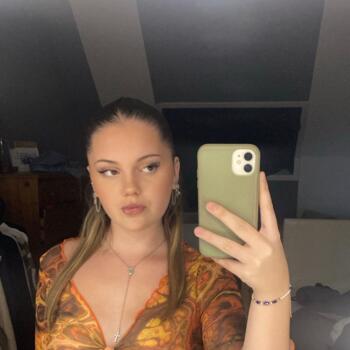 Babysitter in Calais: Manon