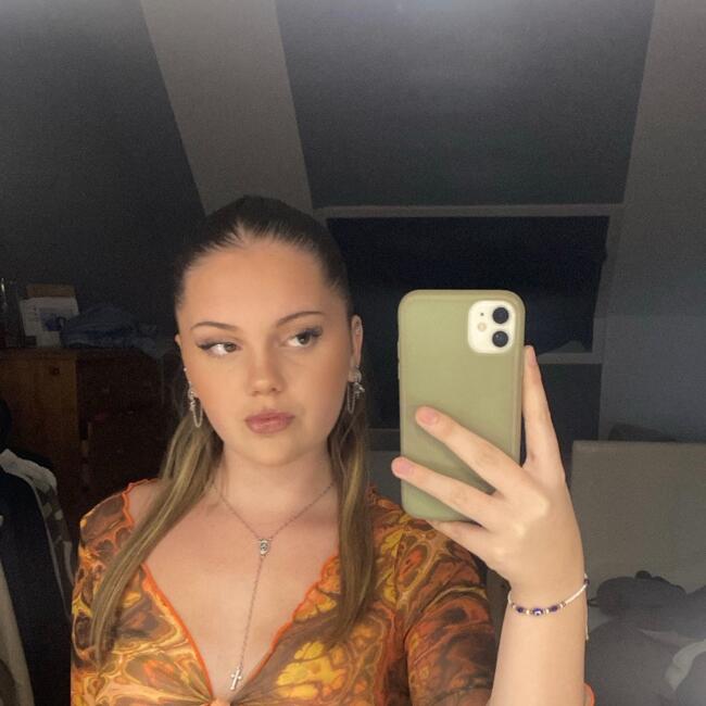 Babysitter in Calais: Manon