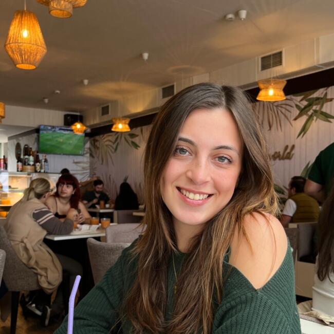 Babysitter in Lisbon: Carolina