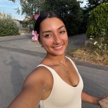 Lavoro per babysitter a Cascina: lavoro per babysitter Lori-Ann
