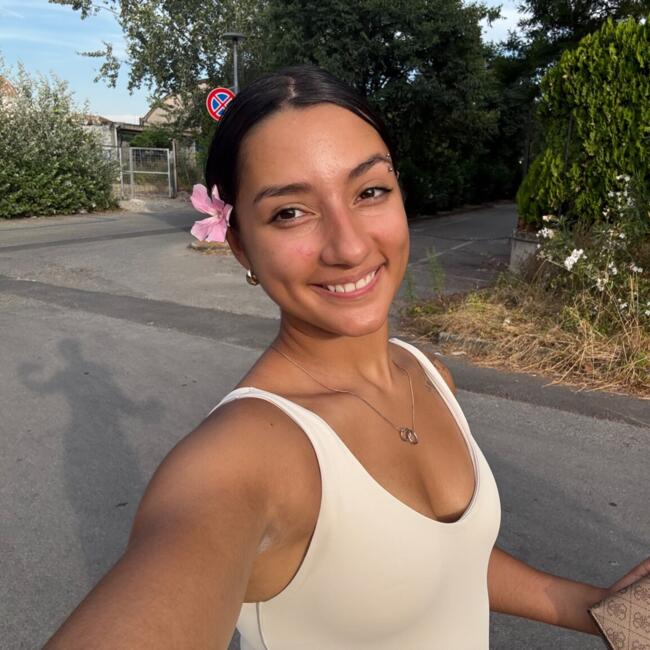 Lavoro per babysitter a Cascina: Lori-Ann