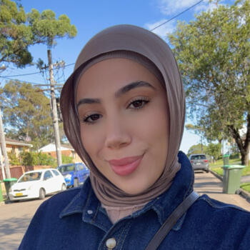 Babysitter Sydney: Fatima