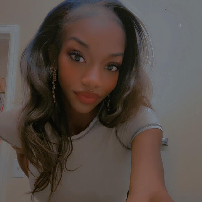 Babysitting job in Aurora: Yasmine