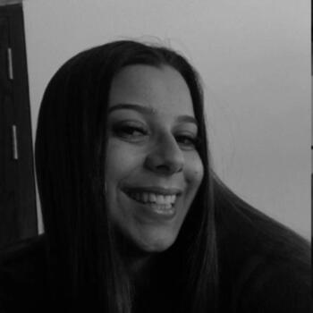 Babysitter em Porto Salvo: Cassandra