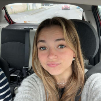 Babysitter in Niort: Julia